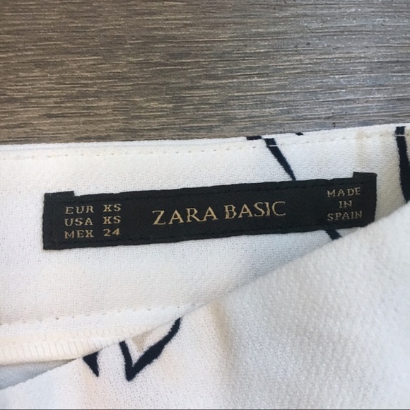 SOLD‼️ZARA BASIC Floral Print Pleated Skirt - Picture 3 of 6